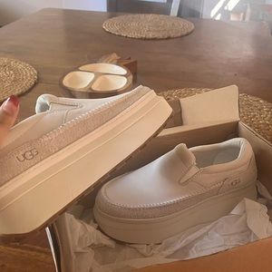 UGG Marin slip on white never worn- size 6